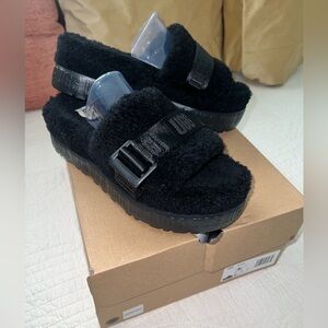 NIB UGG Black Fuzzy Platform Slide Sandals with Buckle